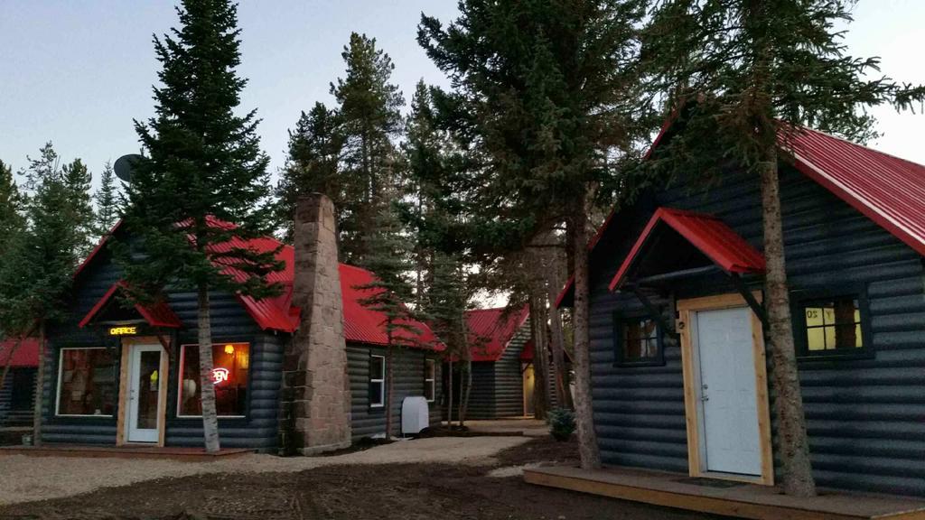 Yellowstone Cabins And Rv West Yellowstone Exterior foto
